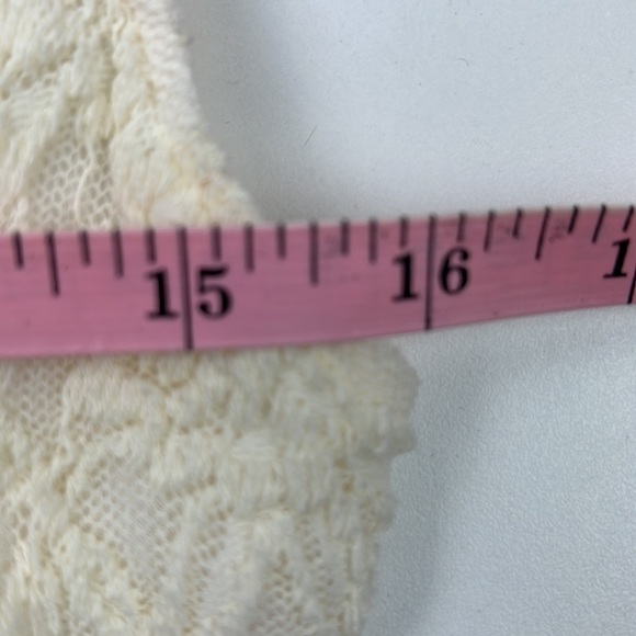 Guess Los Angeles cream lace dress  with open back - Picture 6 of 9